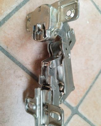 Cerniere marca Celica