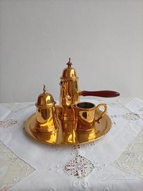 tris caffettiera, zuccheriera, lattiera+piatto