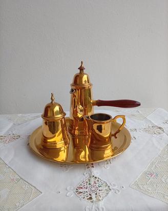 tris caffettiera, zuccheriera, lattiera+piatto