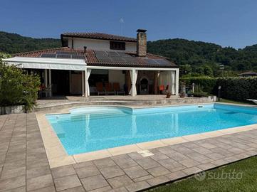 Villa di 274 m² con 5 locali e box auto doppio a S