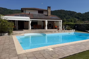 Villa di 274 m² con 5 locali e box auto doppio a S