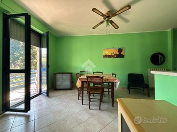 2 LOCALI A MONTECCHIO