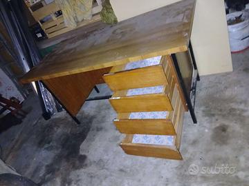Scrivania ferro legno