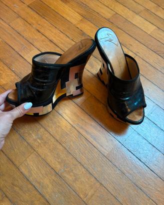 Sandali Giuseppe Zanotti neri con tacco geometrico