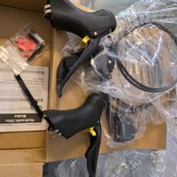 Shimano Ultegra Di2 R8070 + BR-R8070, leve e pinze