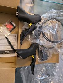 Shimano Ultegra Di2 R8070 + BR-R8070, leve e pinze
