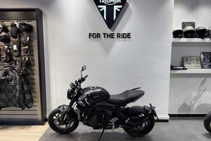 TRIUMPH Trident 660 .