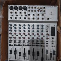 Mixer con valigetta  BEHERINGER 