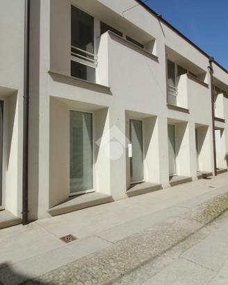 MONOLOCALE A PARMA