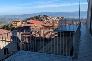 Casa su 2 livelli con terrazzo e vista panoramica
