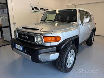 TOYOTA FJ Cruiser 2 WD