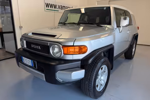 TOYOTA FJ Cruiser 2 WD