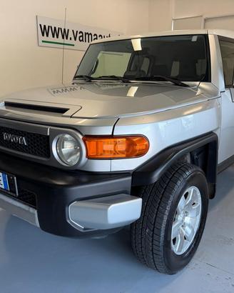 TOYOTA FJ Cruiser 2 WD