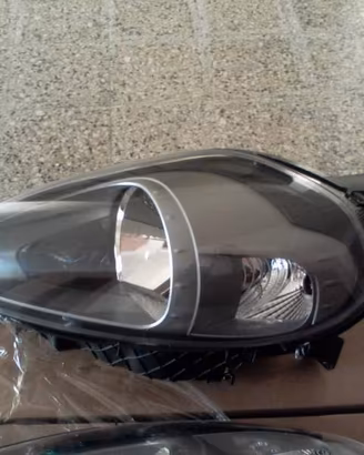 Faro nero Punto Evo dal 2009 e Punto 2012
