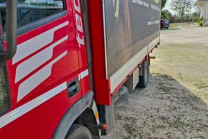 Iveco tector con sponda