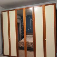 Armadio a 6 ante, disponibile da metà Marzo