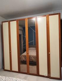 Armadio a 6 ante, disponibile da metà Marzo