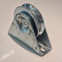 Puleggia/ruota in acciaio con staffa H 8 cm