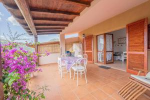 VILLA A SCHIERA A OLBIA