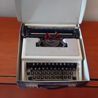 Macchina da scrivere Olivetti Lettera 27
