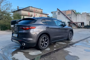 Alfa romeo Stelvio Q4