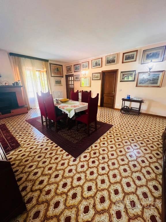 Villa di 420 m² con più di 5 locali e box auto a C - Vista 6