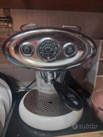 macchina del caffè illy