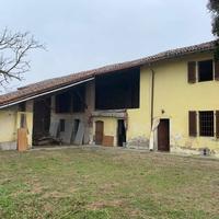 CASCINELLO INDIPENDENTE CON GIARDINO