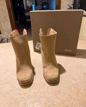 Stivaletti Bata camoscio Beige nuovi Tg.38