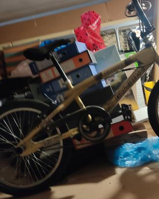 bicicletta bmx
