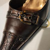 Scarpe marroni a punta