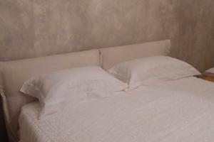 Camera singola arredata