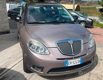 Lancia Y