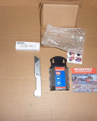 Dispenser con 100 lame e tagliabalsa inox Workpro