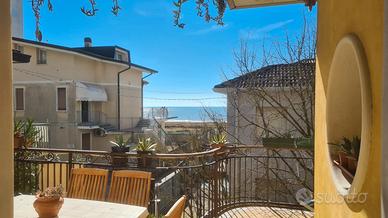 Con 2 camere e posto auto zona Marconi