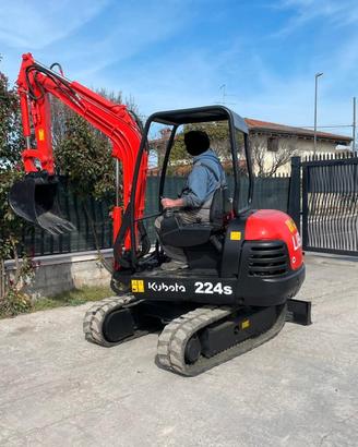 E132 Escavatore 26 q Libra 224 S