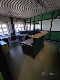 Uffici arredati, condizioni perfette
