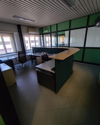 Uffici arredati, condizioni perfette