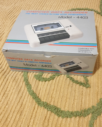 Commodore 64 (leggi cassette)