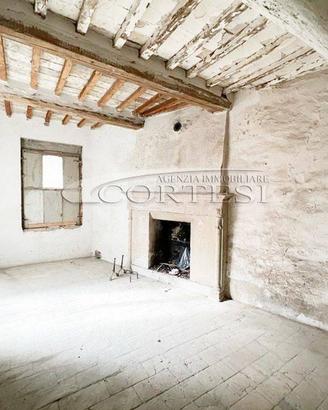 In Palazzo Storico Appartamento con terrazzo U/682