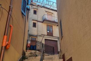 Immobile con Locale Commerciale e Garage