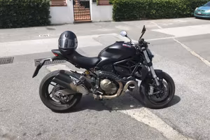 Ducati Monster 821 ABS dark edition