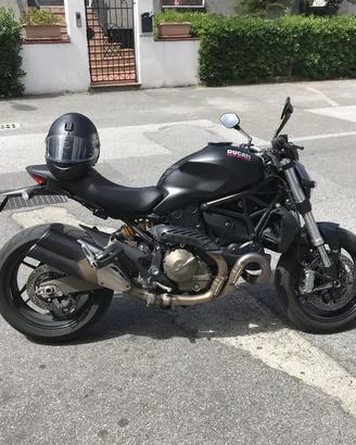 Ducati Monster 821 ABS dark edition