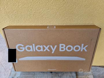 Notebook Samsung Galaxy Book 4 i3 Ram 8 GB 256 SSD