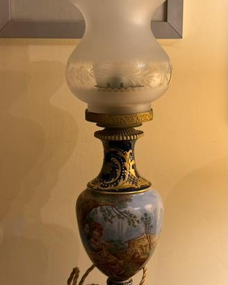 Lampada da tavolo vintage in porcellana.