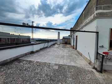 Altamura, attico con ampio terrazzo,4°p. senza asc