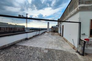 Altamura, attico con ampio terrazzo,4°p. senza asc