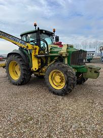John Deere 6520. Con braccio decespugliatore
