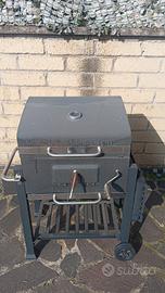 Barbecue a carbonella con ruote da giardino coperc