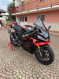 Aprilia RSV4 Factory